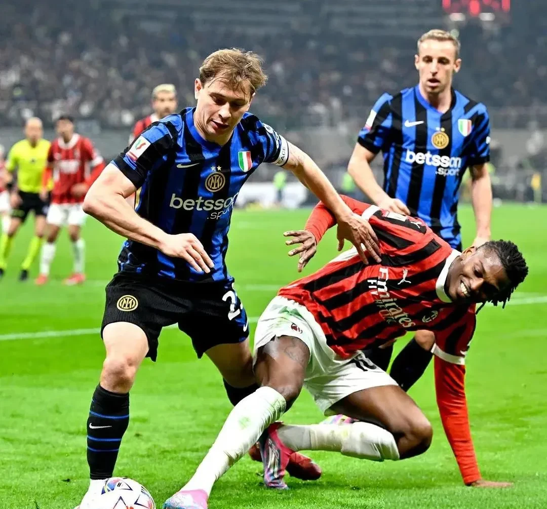 包含都灵客场大胜，球队士气大增的词条