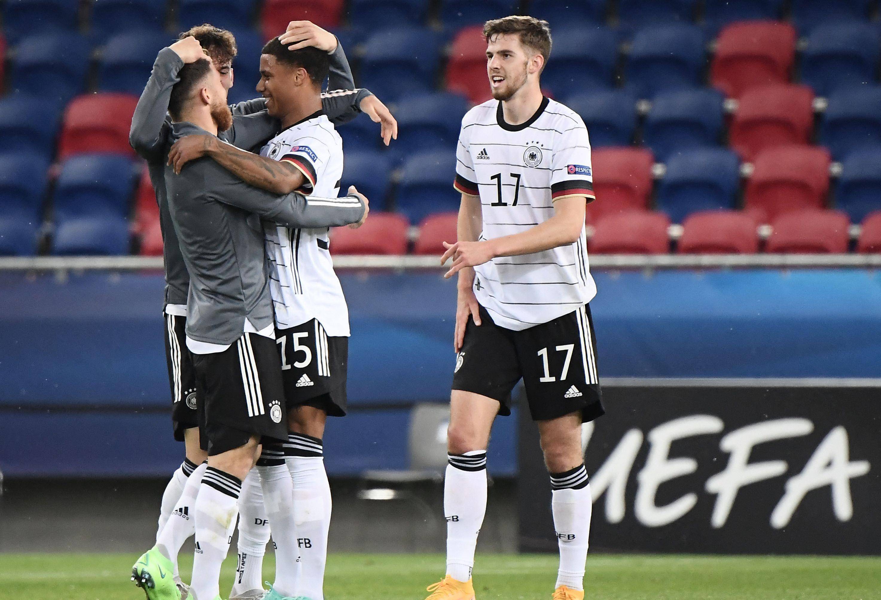 包含一支实力强大的球队在最新一轮比赛中再次展现了统治力的词条 包含一支实力强大的球队在最新一轮比赛中再次展现了统治力的词条