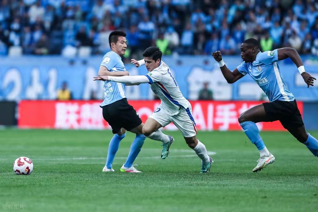 包含一支实力强大的球队在最新一轮比赛中再次展现了统治力的词条 包含一支实力强大的球队在最新一轮比赛中再次展现了统治力的词条