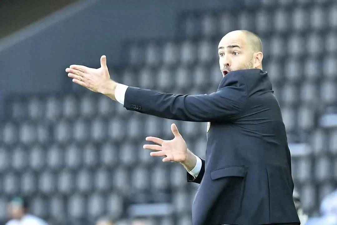 包含罗马客场逼平帕尔马，客场不败的词条