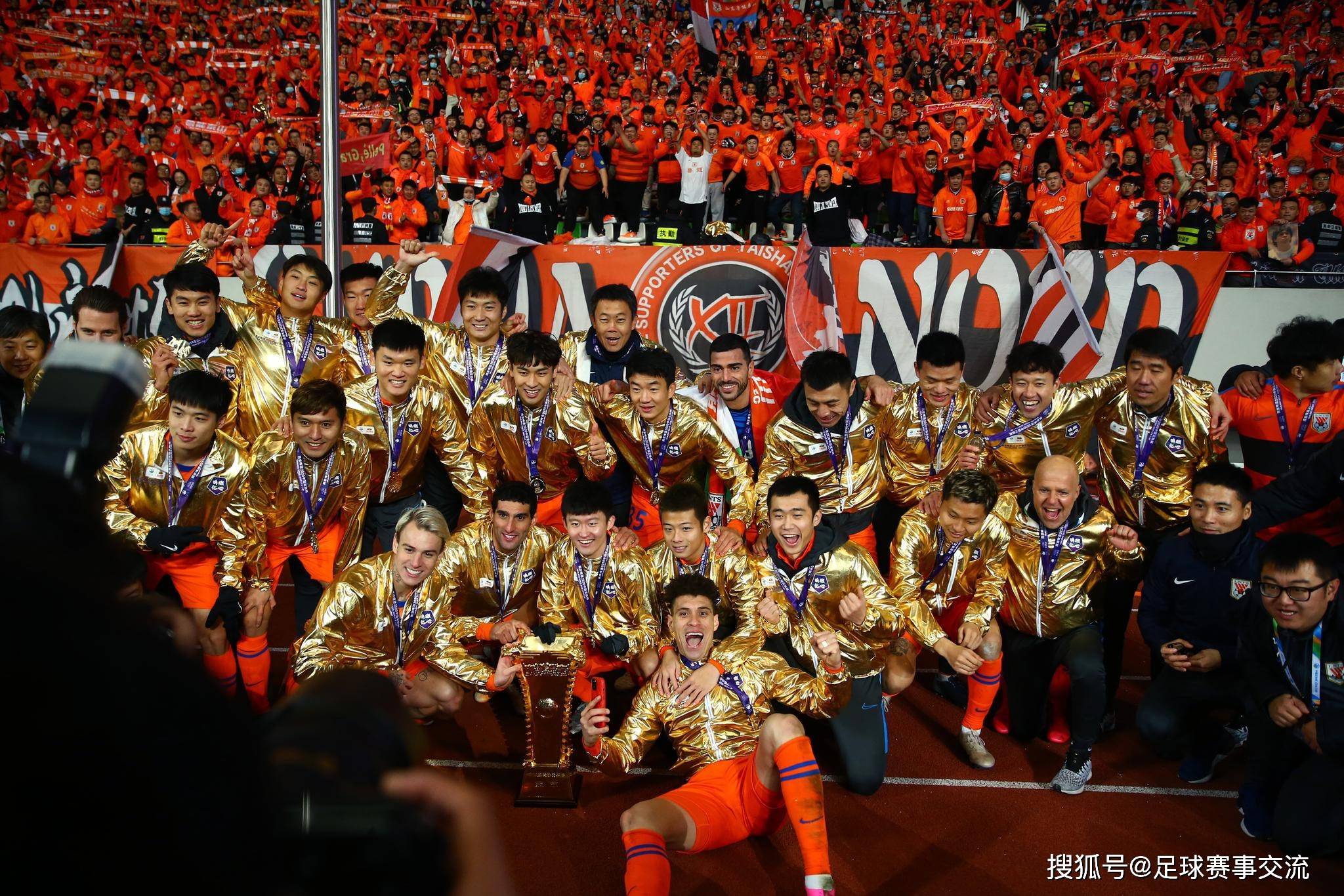 同台较量!东亚足球顶级比赛掀起观赏狂潮的简单介绍 同台较量!东亚足球顶级比赛掀起观赏狂潮的简单介绍