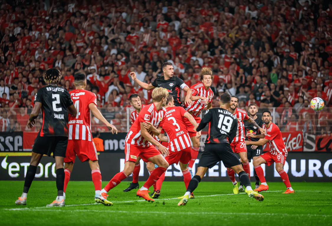 劲旅交锋精彩对决一触即发吸引全场目光的简单介绍 劲旅交锋精彩对决一触即发吸引全场目光的简单介绍