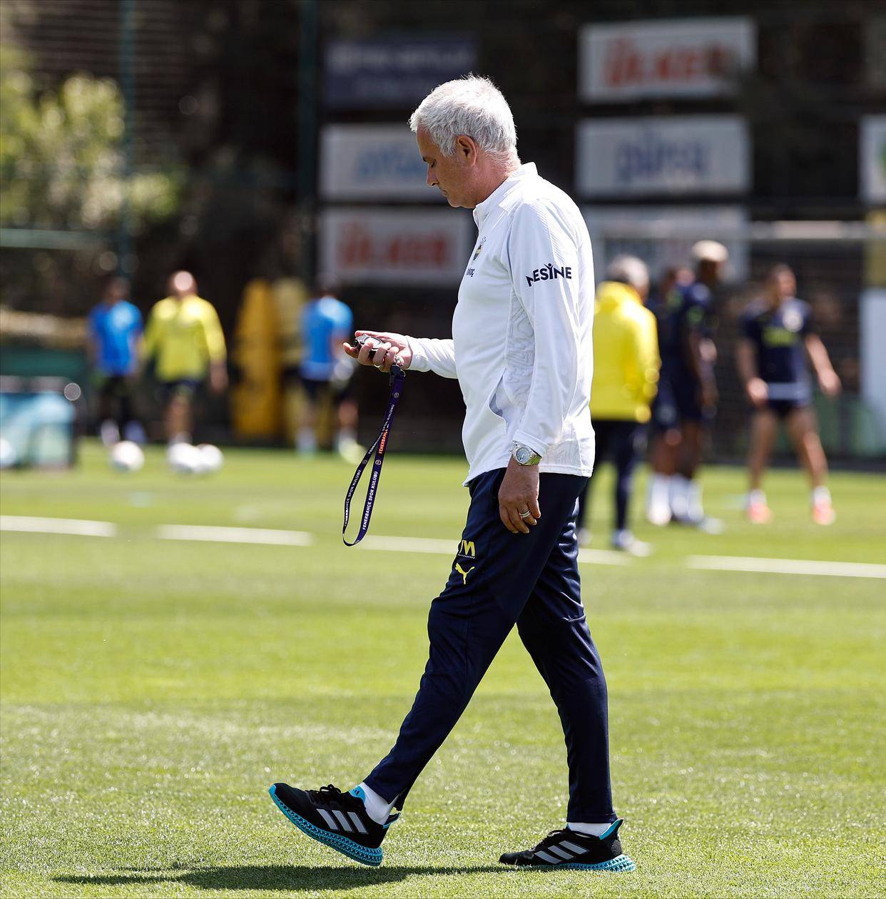 阿贾克斯主帅表态未来计划，球迷期待新一季表现的简单介绍