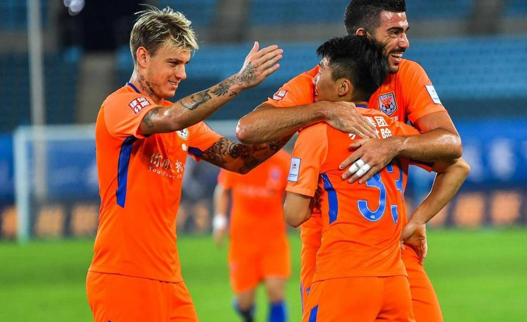 鲁能中后卫受伤下场,导致球队失利的简单介绍 鲁能中后卫受伤下场,导致球队失利的简单介绍