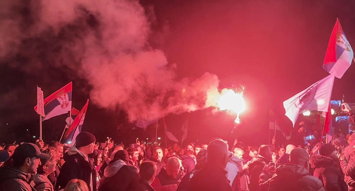 B体育直播-激烈对抗不断，场上气氛瞬间升温