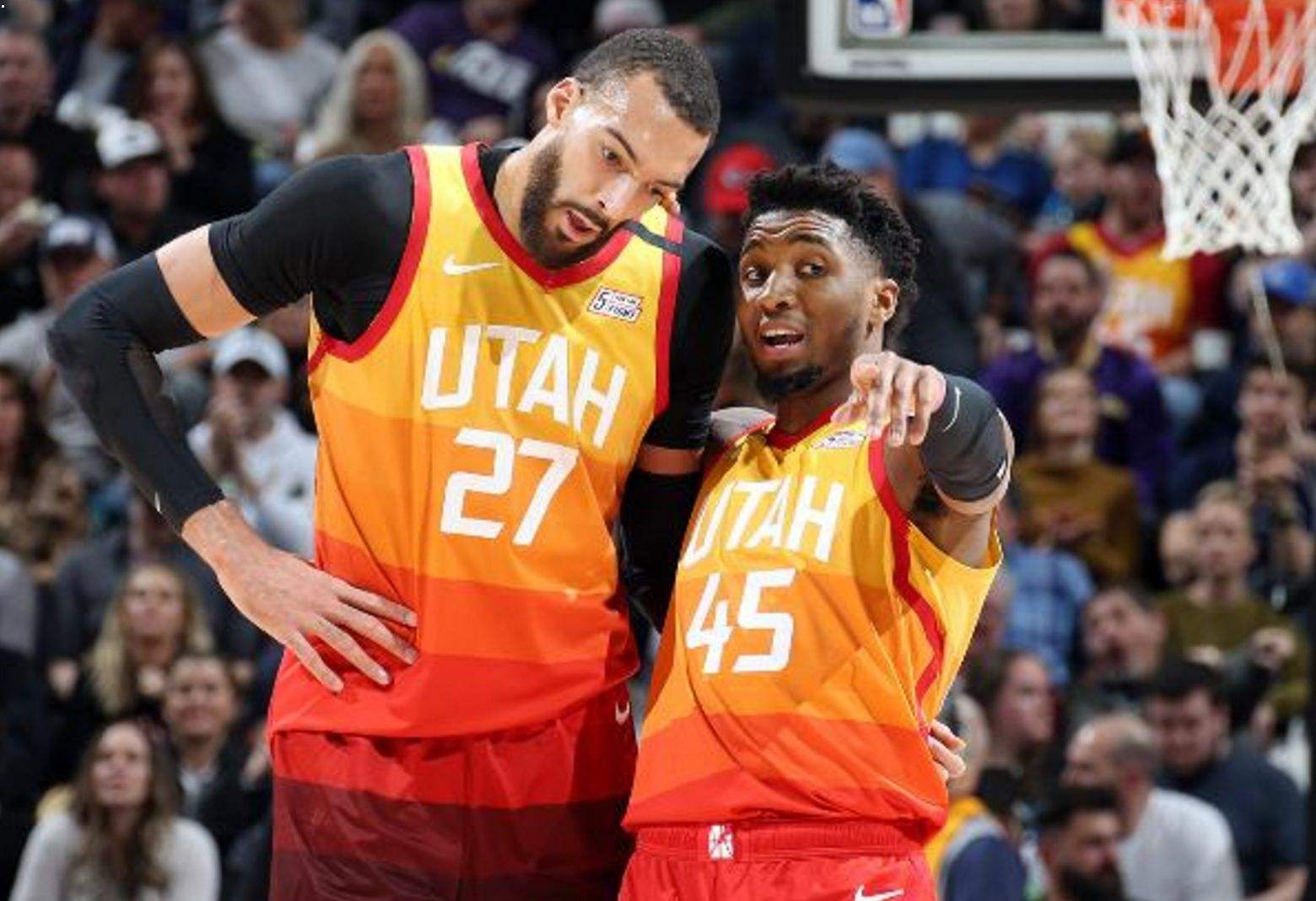 犹他爵士队新秀球员在比赛中表现出色