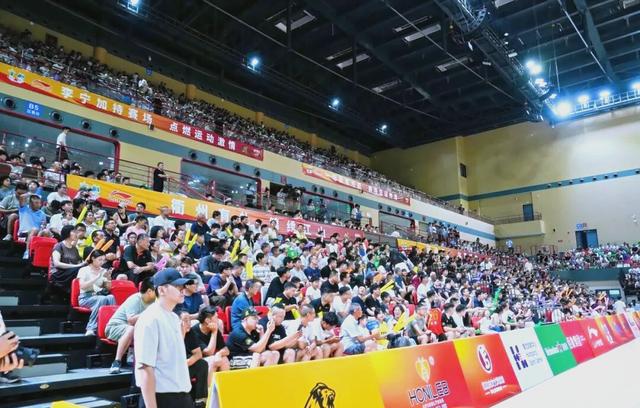 B体育vip注册-双方均展现出色表现，赛场上精彩纷呈