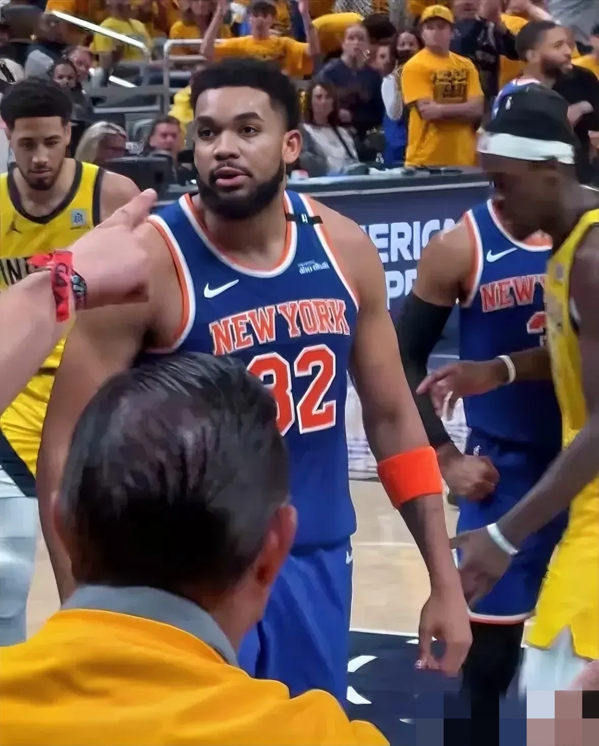 尼克斯负于雄鹿,遭遇两连败 尼克斯负于雄鹿,遭遇两连败