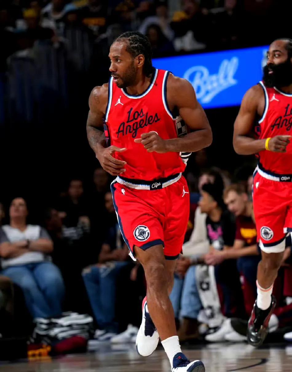 B体育电竞-火箭擒马刺，哈登绝地反击