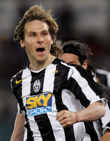 B体育在线登录-包含布拉格斯拉维亚客场小胜，提前晋级的词条